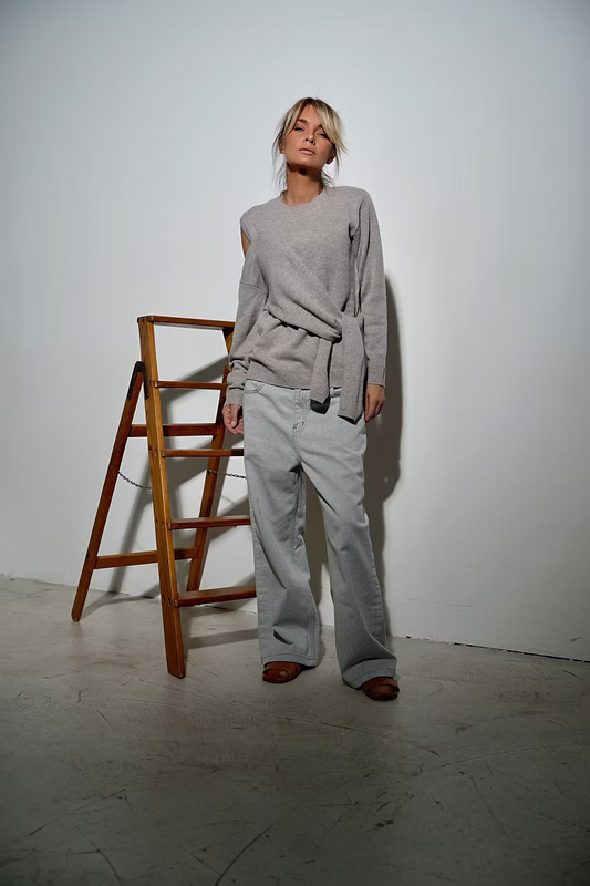 SWEATER SKYSOUL with cut out